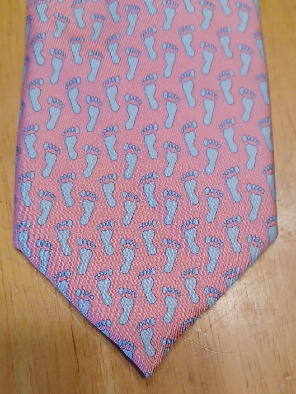 Vineyard Vines Pink Tie with Light Blue Footprint Print 100% Silk